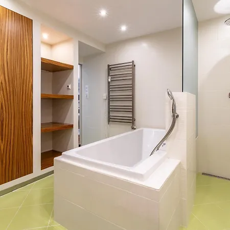 Ah Park Angelinum Ii Apartment *